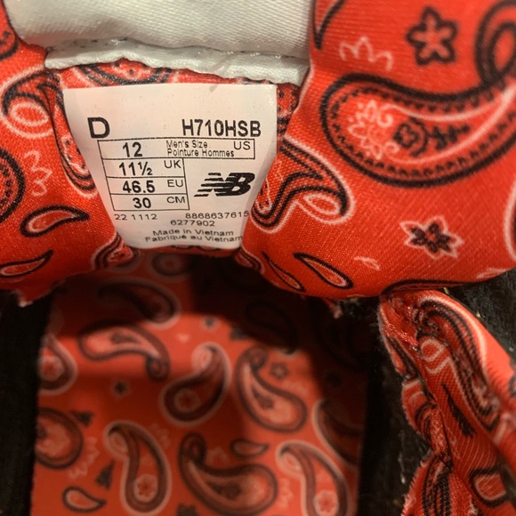 Black outsole with special red inside New Balance! - Picture 6 of 6